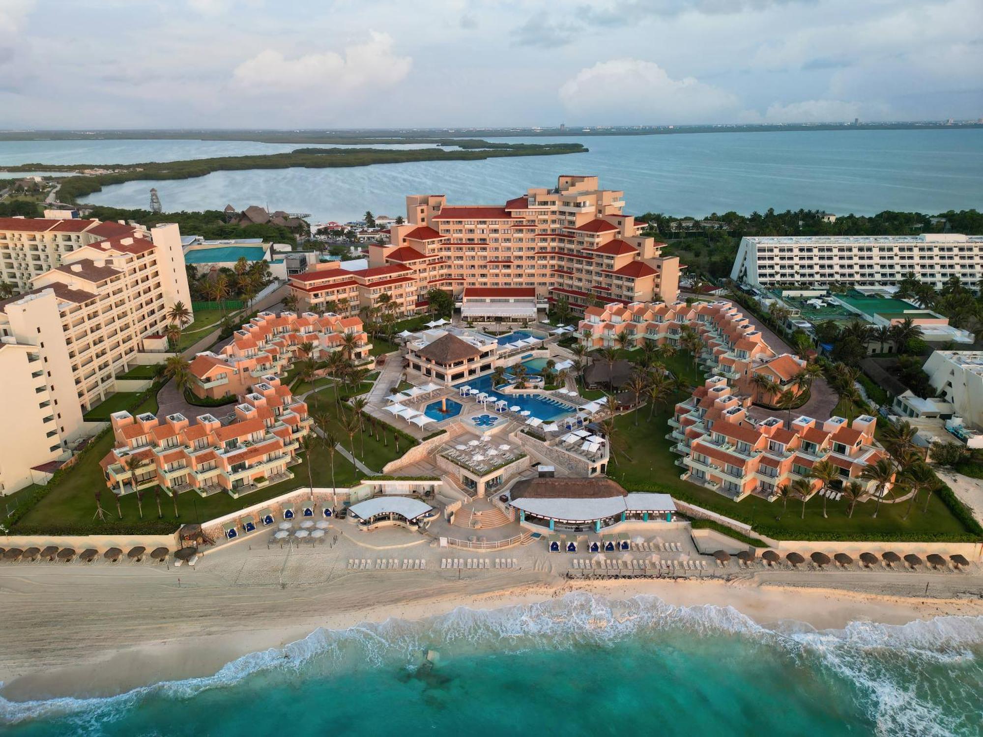 Wyndham Grand Cancun All Inclusive Resort & Villas Exteriör bild